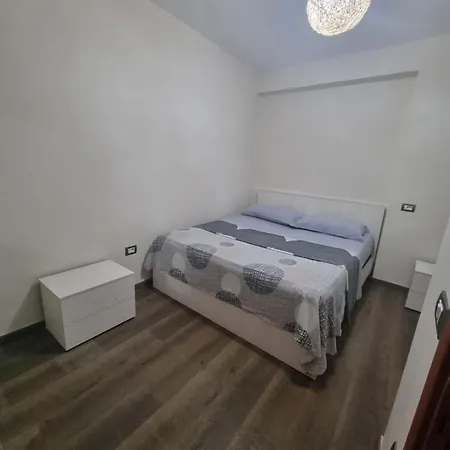 Ilo's Apartmant * 티라나