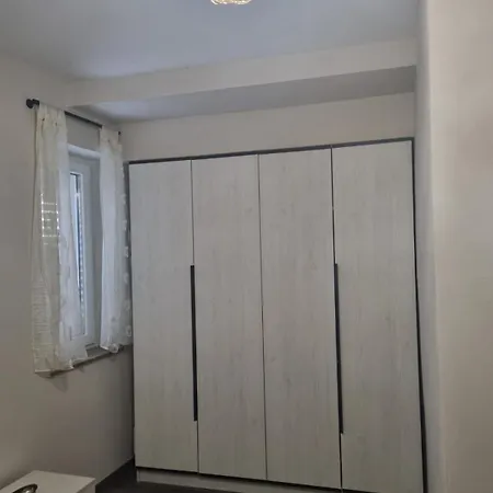 Ilo's Apartmant 아파트 티라나