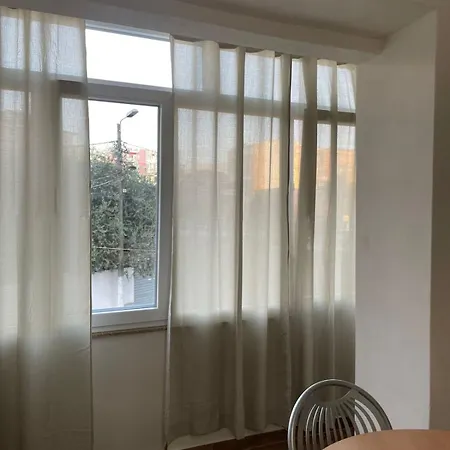 Ilo's Apartmant * 티라나