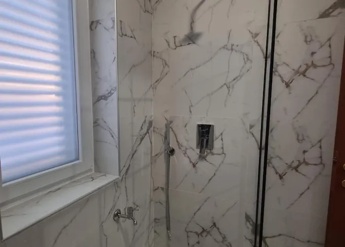 Ilo's Apartmant تيرانا